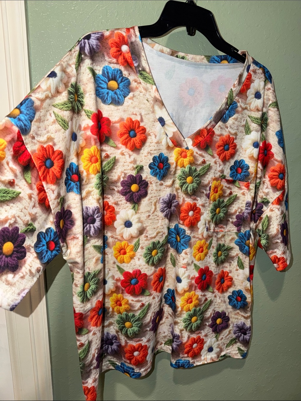 Floral by Emery Rose V-Neck Women’s Top in Multicolor